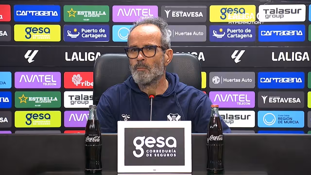 Cervera habla tras la derrota de su equipo en el Cartagonova/LA LIGA HYPERMOTION