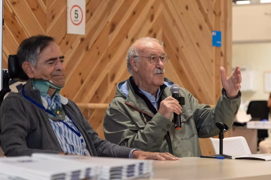 Pérez Durán (izda de la imagen) junto al ex-seleccionador nacional Vicente del Bosque/AVFCC