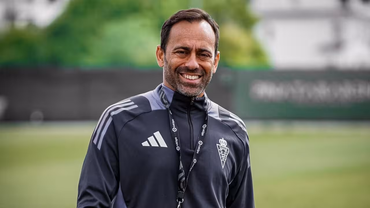 Fran Fernández deja de ser el inquilino del banquillo grana/RM