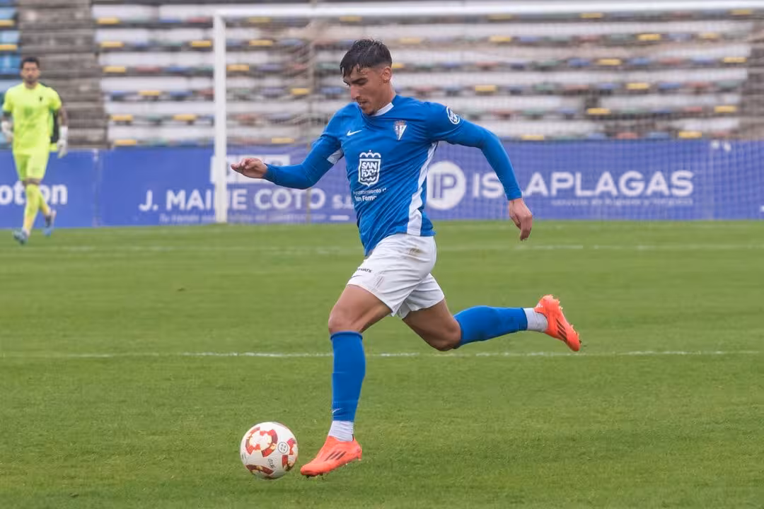 Alejandro Macías en su recién terminada etapa en San Fernando/CDSF