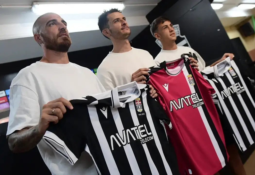 El club albinegro continúa con su ronda de presentaciones oficiales/Foto: FC CARTAGENA