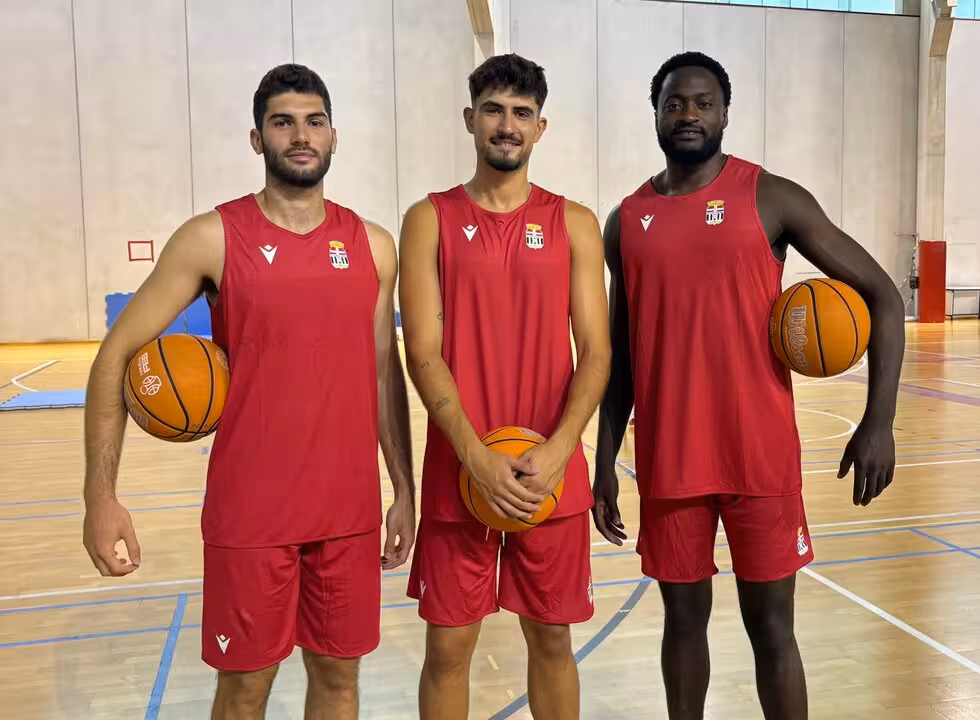 De izda a dcha: Álex Harguindey, Marc Martí y Robinson/ Foto: CB CARTAGENA