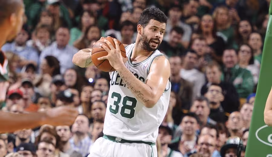 Faverani en su etapa en Boston Celtics/Foto: GIGANTES DEL BASKET