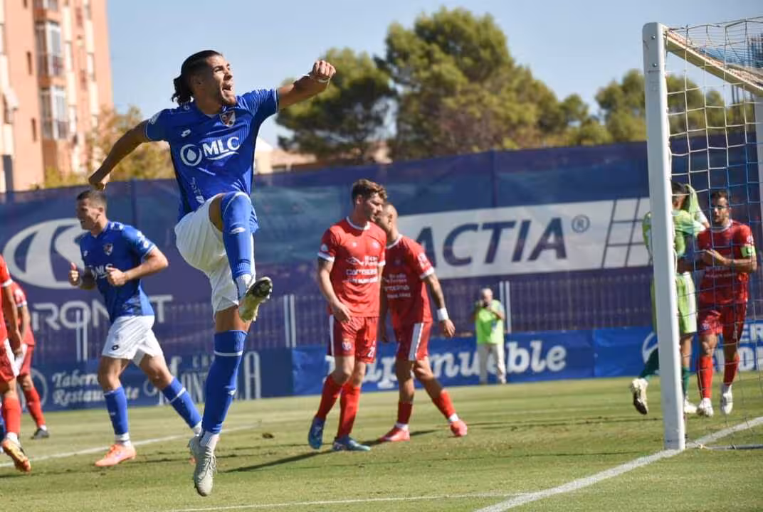 El Linares fue superior al equipo minero, principalmente en el primer tiempo/Foto: LINARES DEPORTIVO