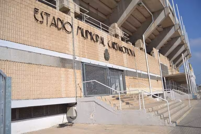 La fachada del estadio en una imagen de archivo/Foto: CARTAGENA.ES
