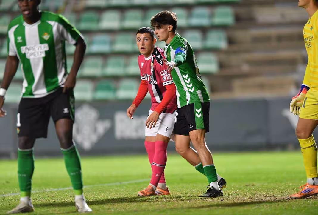 El Cartagena tir&oacute; de eficacia para llevarse el triunfo en la Ciudad Deportiva Luis del Sol/Foto: FC CARTAGENA