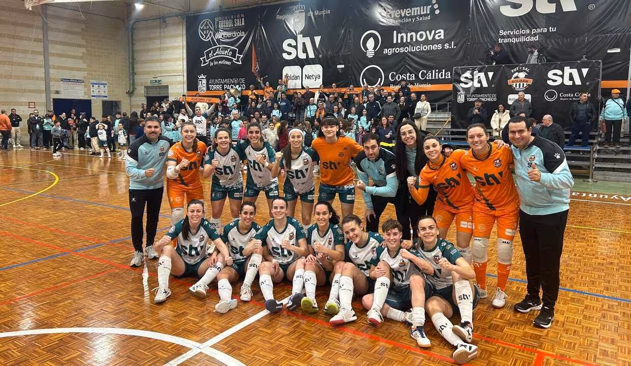 Felicidad en las jugadores del cuadro pachequero tras una nueva victoria/Foto: STV ROLD&Aacute;N FSF