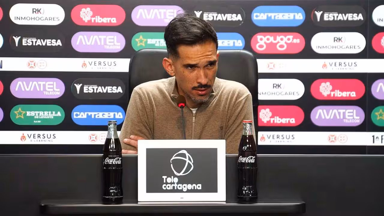 Ra&uacute;l Guill&eacute;n satisfecho con el rendimiento de los suyos en su estreno oficial en el Cartagonova/Foto: FCC