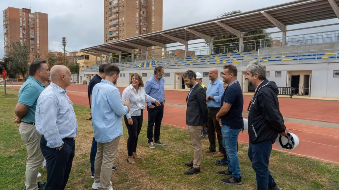 Visita de la alcaldesa de Cartagena, Noelia Arroyo, acompañada de técnicos municipales para ver las novedades de la renovada instalación/CARTAGENA.ES