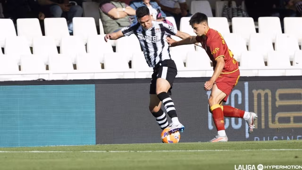 El Cartagena consiguió la tan ansiada victoria ante el Racing/FCC