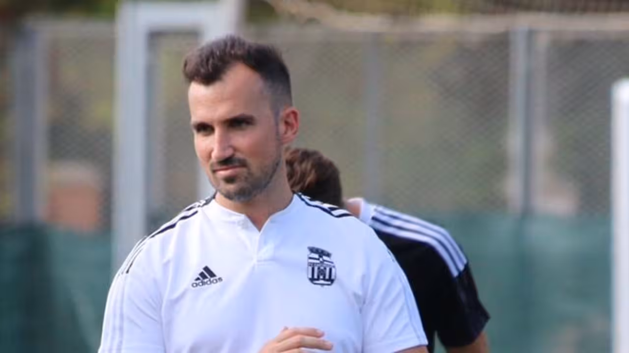 alvaro buenaE_ATKJnWEAUPLNz