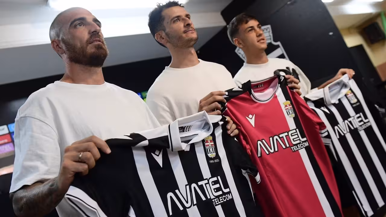 El club albinegro continúa con su ronda de presentaciones oficiales/Foto: FC CARTAGENA