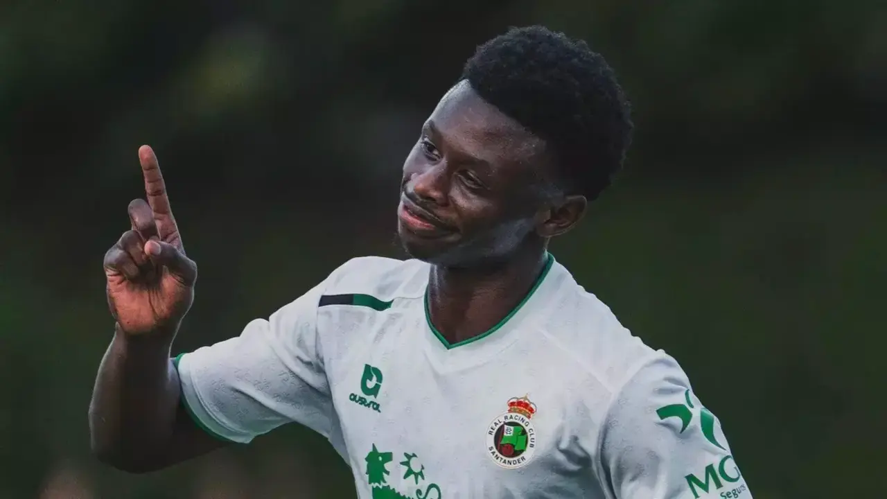 Suleiman Camara celebra un tanto con el Racing de Santander/Foto: RACING DE SANTANDER