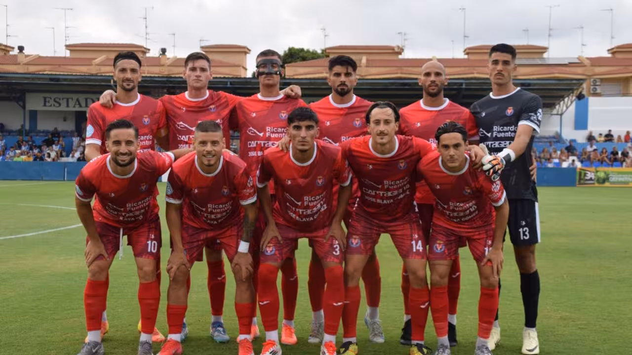 El once inicial de la Deportiva Minera en El Rubial/Foto: CD MINERA