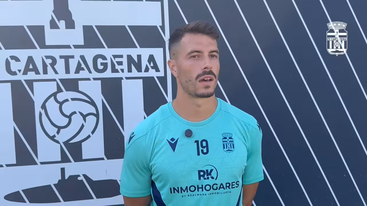 Chiki, protagonista de la remontada ante el Hércules anotando uno de lo goles, habla tras el entrenamiento de este lunes/Foto: FC CARTAGENA