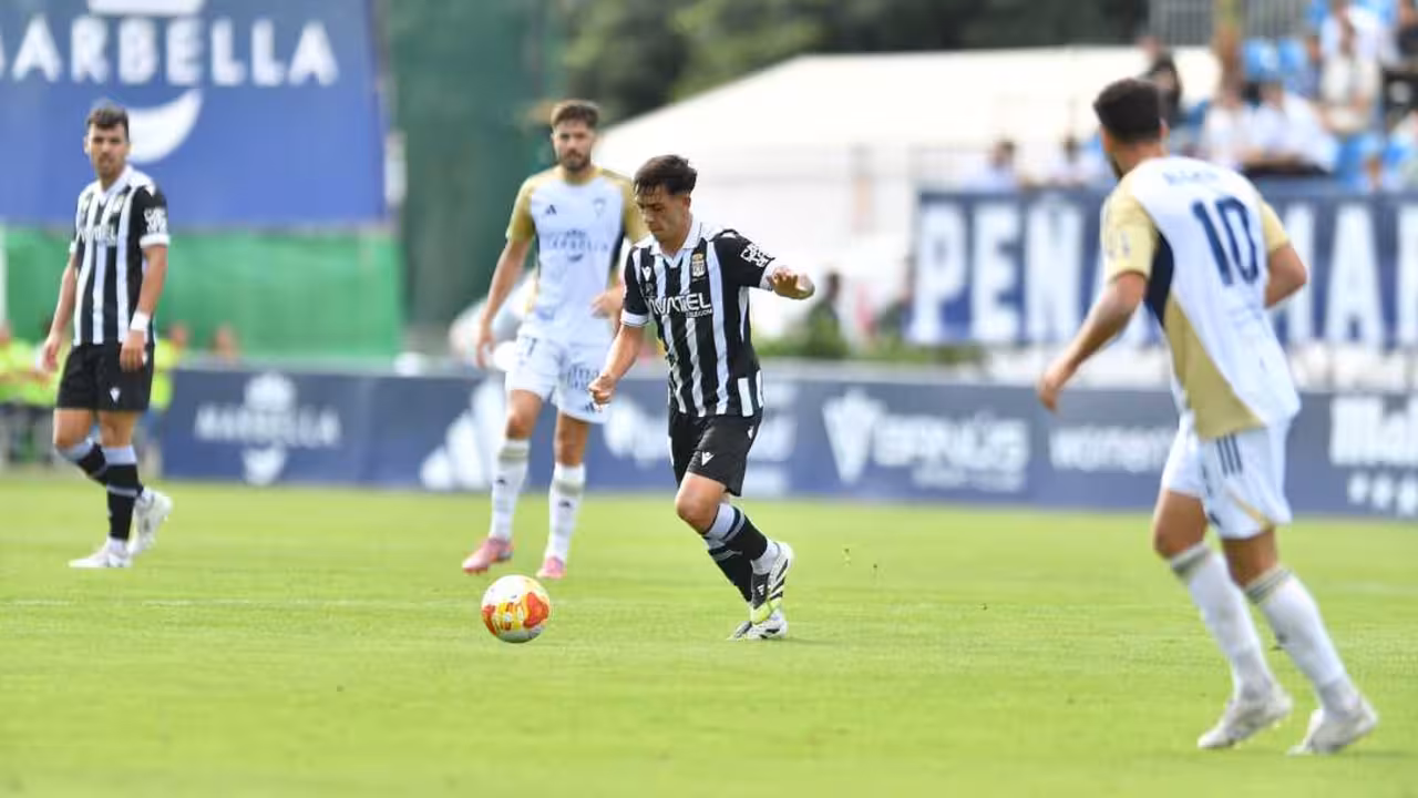 El Cartagena lograba otro 0-0 a domicilio en su última salida liguera en Marbella/Foto: FC CARTAGENA