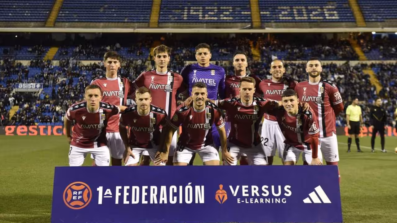 El primer once de la era Guill&eacute;n en el banquillo cartagenerista, con la vuelta de Lucho a la porter&iacute;a y el debut de Ebro como principales novedades/Foto: FC CARTAGENA
