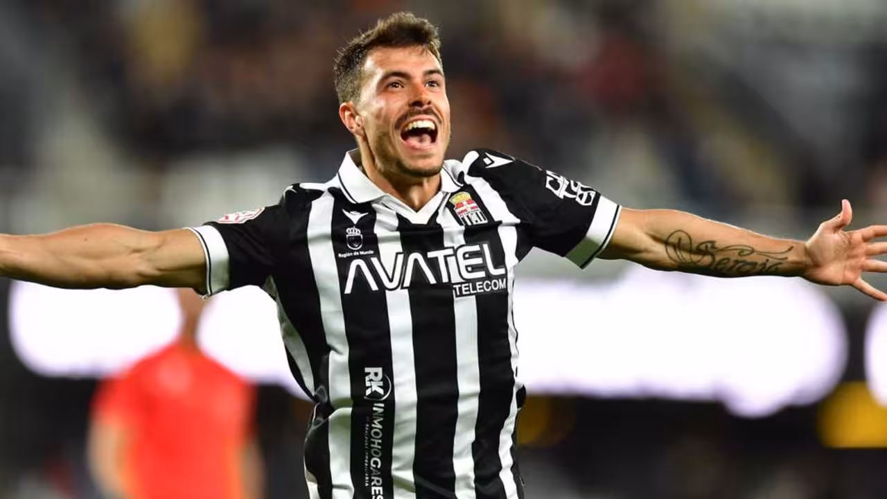 Chiki salva al Efes&eacute; en el 89 y mantiene vivo el sue&ntilde;o del play off. Foto: fccartagena.es