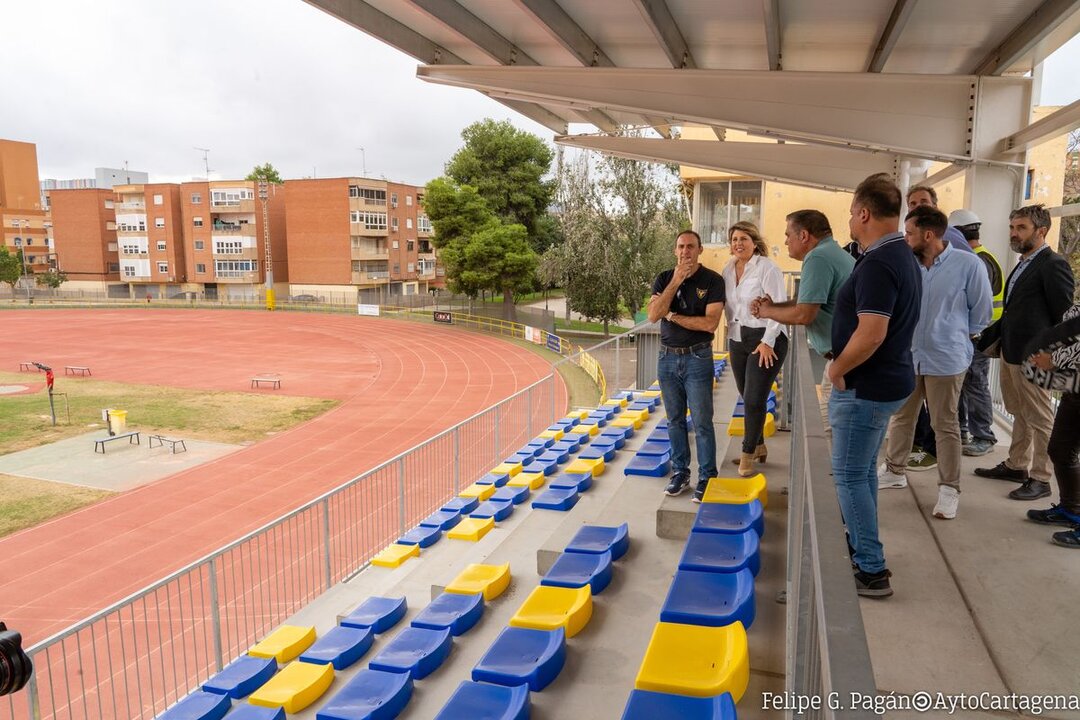 Vista de los nuevos asientos de la pista/CARTAGENA.ES