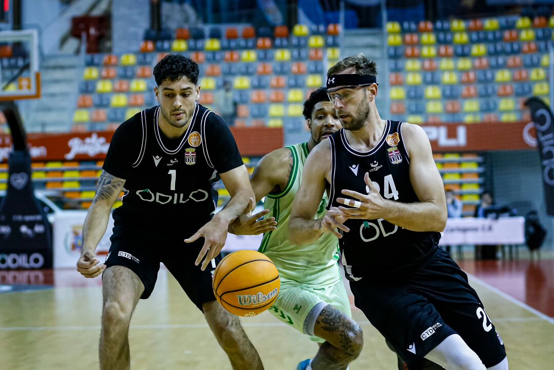 En el segundo cuarto, el Odilo logró recortar muy timoratamente la ventaja en el marcador del equipo bético/OCB