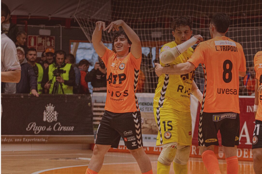 JIMBEE RIBERA 12