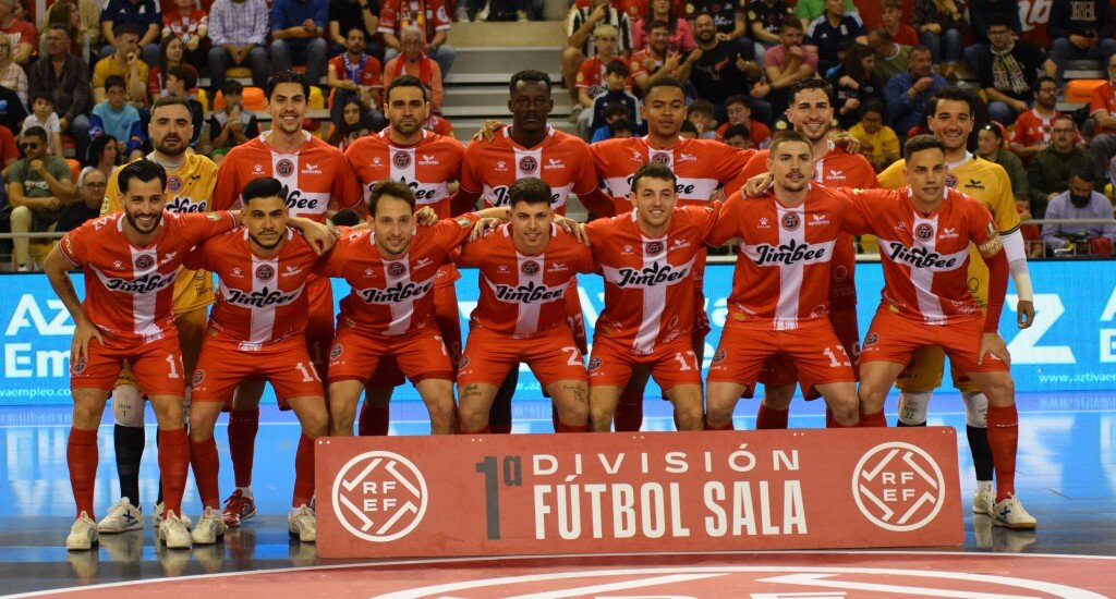 Los jugadore de Jimbee Cartagena posan para los compañeros de la prensa gráfica/JCT