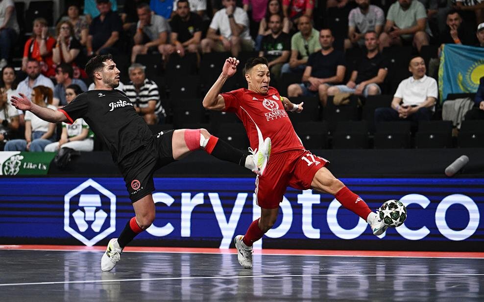 Un lance del choque en el choque en Le Mans/UEFA