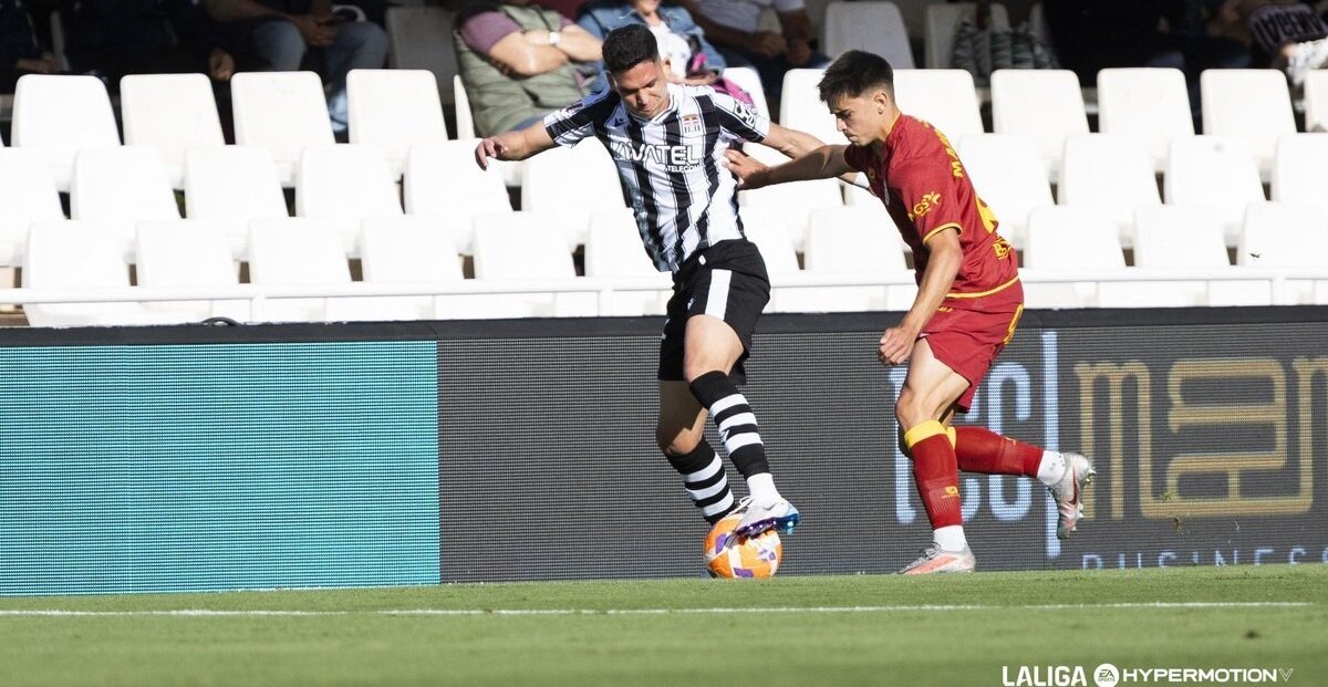 El Cartagena consiguió la tan ansiada victoria ante el Racing/FCC