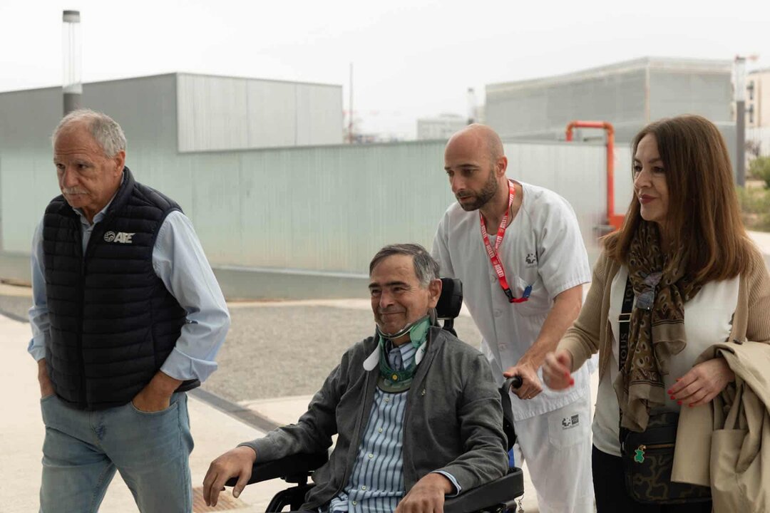 Pérez Durán en el centro de la imagen en silla de ruedas/AVFCC