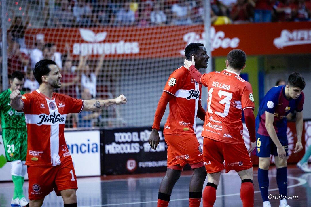 Los locales celebran el 2-1 de Mouhoudine/JCT