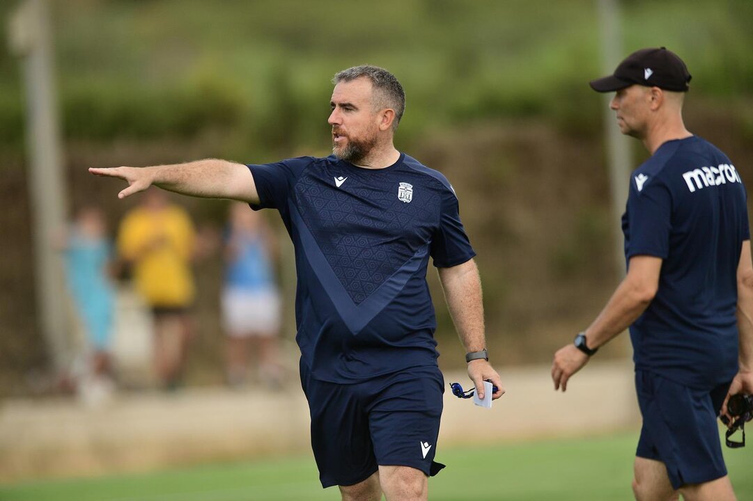 Javi Rey da sus primeras órdenes tácticas como nuevo inquilino del banquillo cartagenerista/FCC