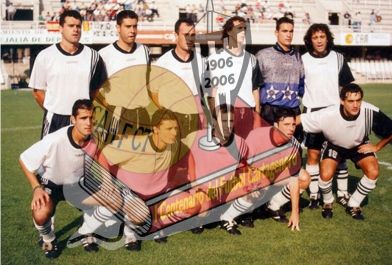 FOTO DEL CARTAGONOVA EN EL ESTADIO