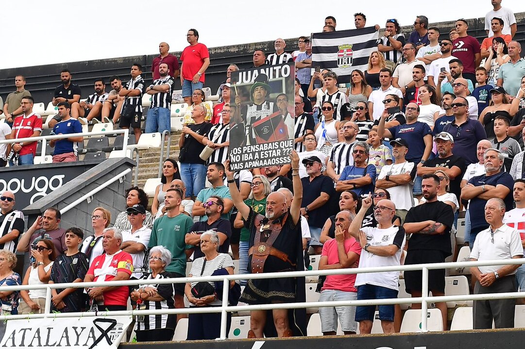 Emotivo homenaje a Juanito, antes de empezar el encuentro/Foto: FC CARTAGENA