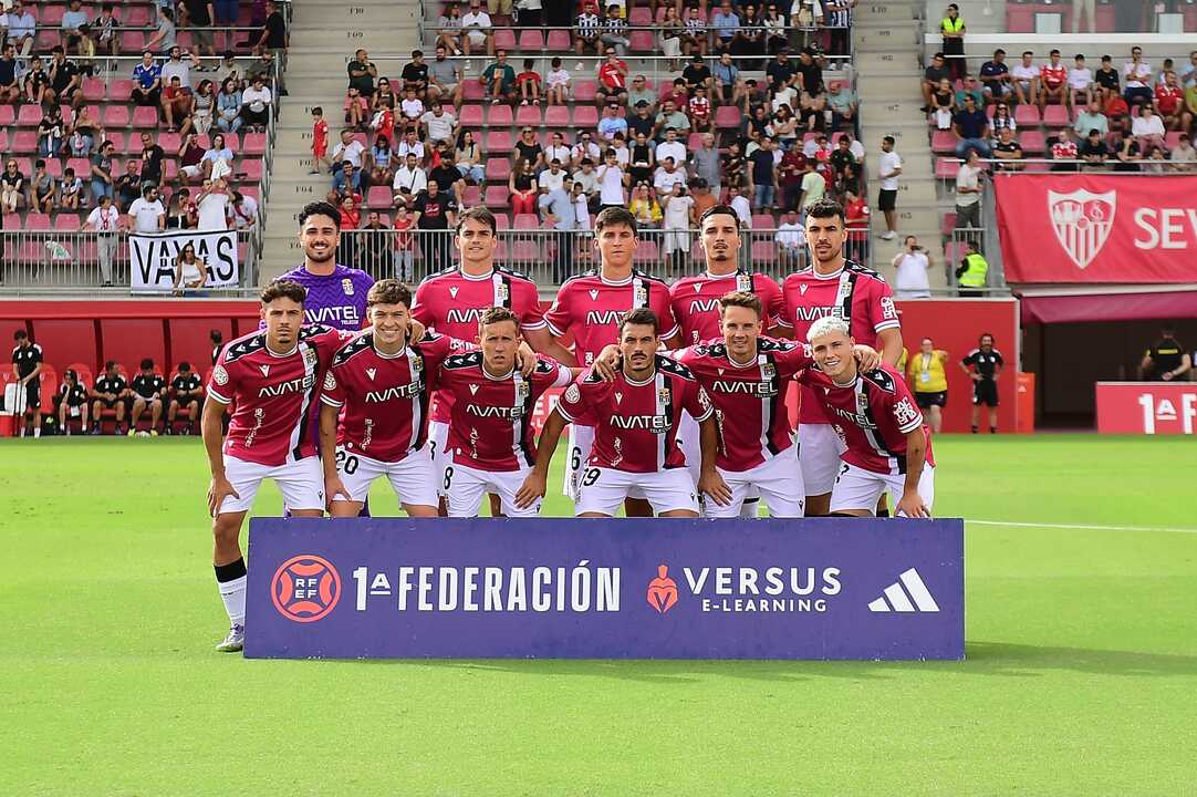 El once alineado de inicio por Javi Rey, con la entrada de Larrea y la continuidad de Iván en portería/Foto: FC CARTAGENA