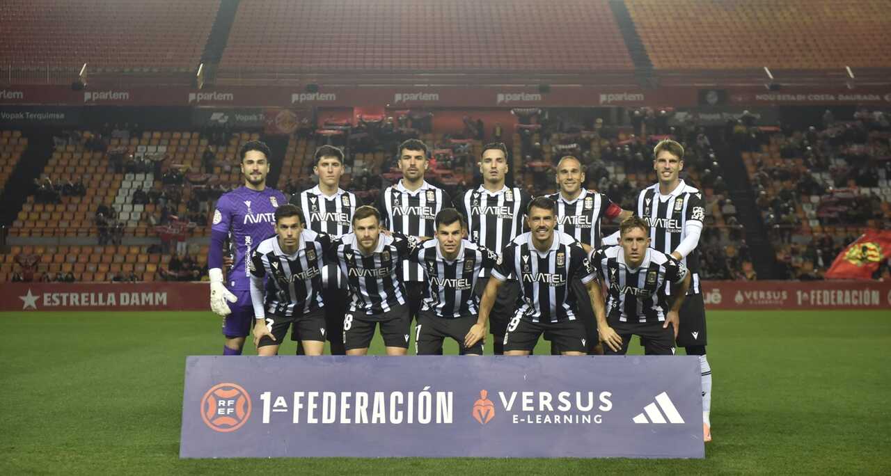 El once alineado por Javi Rey en Tarragona con las novedades de Iván en portería, y de Blasis en el centro del campo/Foto: FC CARTAGENA