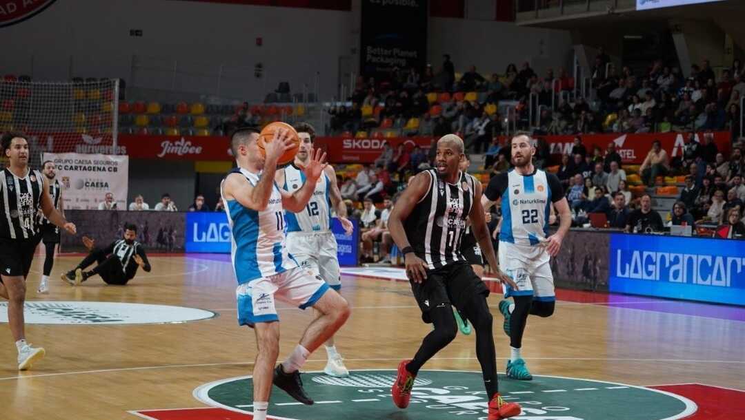 El equipo gipuzkoano fue superior en todo momento al CB Cartagena/Foto: CB CARTAGENA